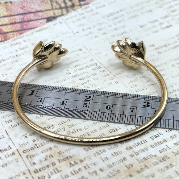 Designer Purple Lavender Crystal Rhinestone Lotus Flower Cuff Bracelet Gold Tone - Picture 4 of 14